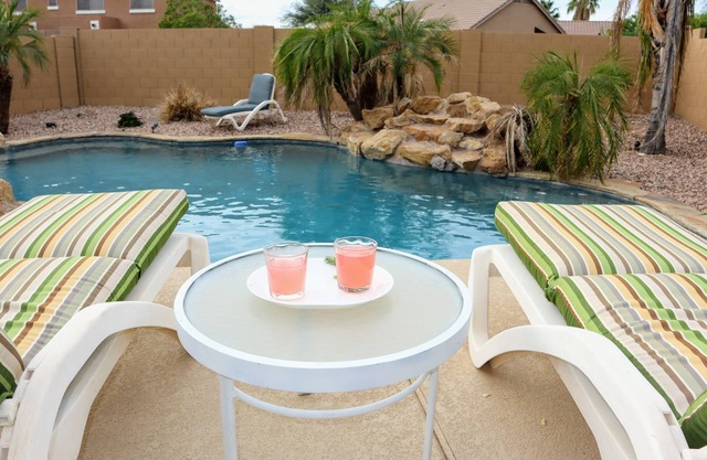 Gather! Heated Pool, 5 King Bedrooms, Playground, Trampoline & Pool Table