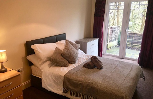 Gatwick/Redhill Bedroom in Residential area