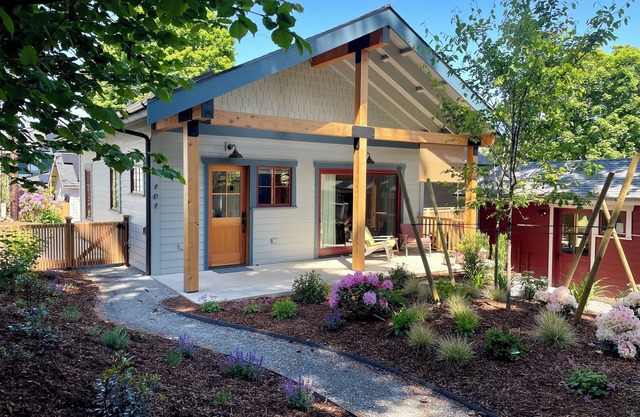 Gem in the Heart of Bellingham - Walk to WWU, Downtown and Waterfront