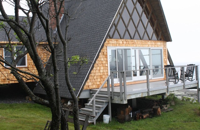 Georgetown - Indian Point Private Oceanfront Cottage with Panoramic Views