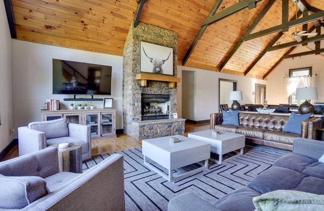 Georgia Highlands Retreat - 6Br and 3.5Ba Mountain Home near Helen, GA