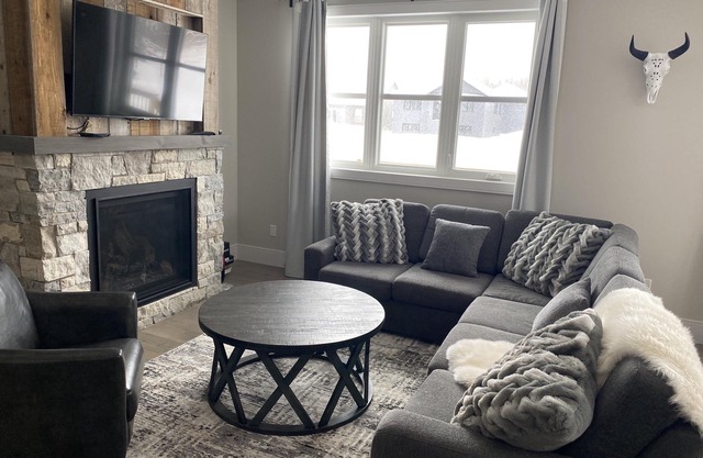 Georgian Bay Home & Escape. Close to Blue Mountain & Georgian Bay