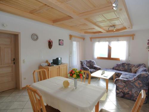 Geräumige Ferienwohnung in Stocking in Waldnähe