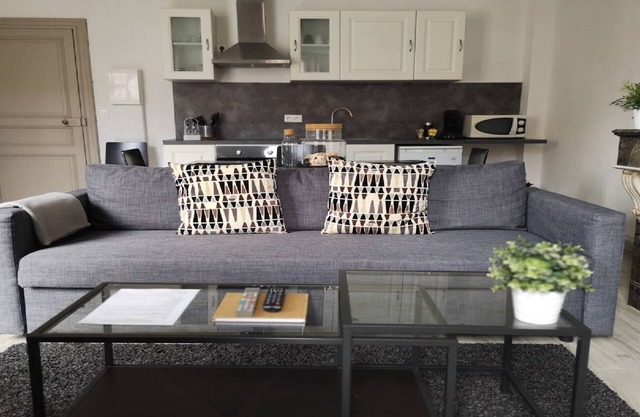 GET APARTMENT ★ BRIGHT ★ SPACIOUS ★ WIFI