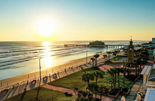 Get Ready for Blissful Getaway! 3 Classic Units! Beach Access, 2 Pools & Spa!