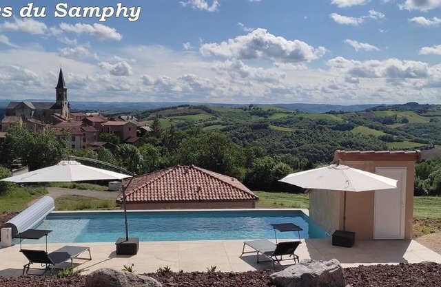 GITE ALLn COMFORT NEAR MILLAU/ROQUEFORT PANORAMIC VIEW HEATED SWIMMING POOL