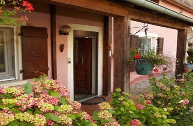 gîte arthemise is located in a charming village in the valley of the SAONE