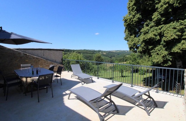 Gite Pleaux, 3 bedrooms, 6 persons