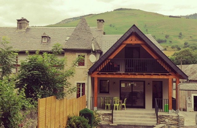 Gîtes chez Sylvie for 2/5p with charming balcony