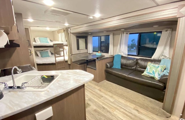 Glamping on the Bay with fishing dock