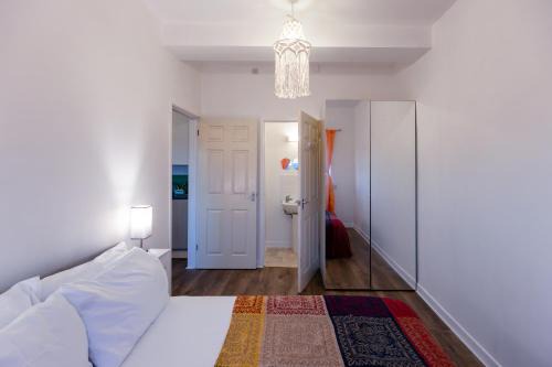 Glastonbury!-CountrysideViews-Sleeps2