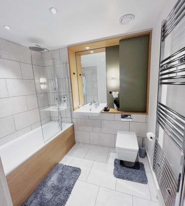 GOLDEn LuxurY APARtMENT