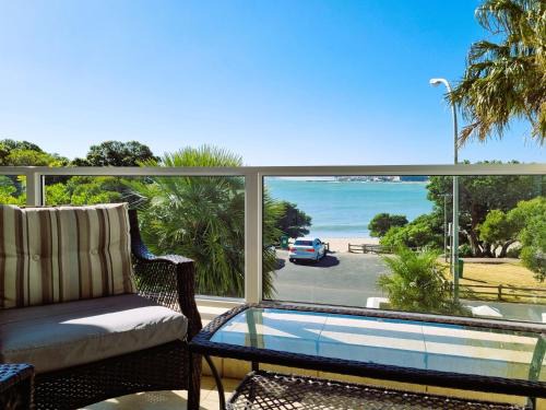 'Goldwater on Beach' - 3 Bedroom Beachfront with Balcony & BBQ - Sleeps 6