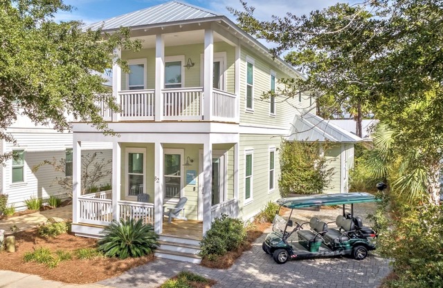 Golf Cart ☀️ Beach Chairs, Community Pool, Gated Community ☀️
