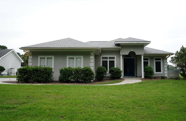 Golf course retreat and Lowcountry living at its finest!
