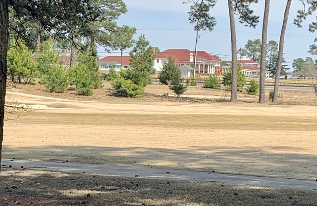 Golf Terrace 1 bedroom 1 bath condo steps from Pinehurst Resort
