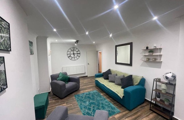 Good priced Single Bed Room In Windsor