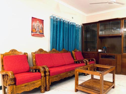 Good Stay Mount Road Egmore Without kitchen