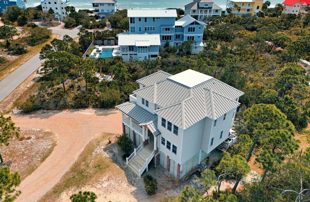 Good Vibes 6 BR Pool Elevator Short Walk to Beach