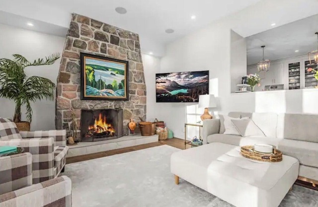Gorgeous 100 acre Country Estate with swimming pool, tennis courts and much more