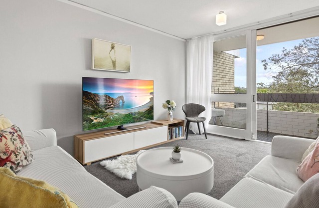 Gorgeous 2-Bed Apartment with Pristine Views
