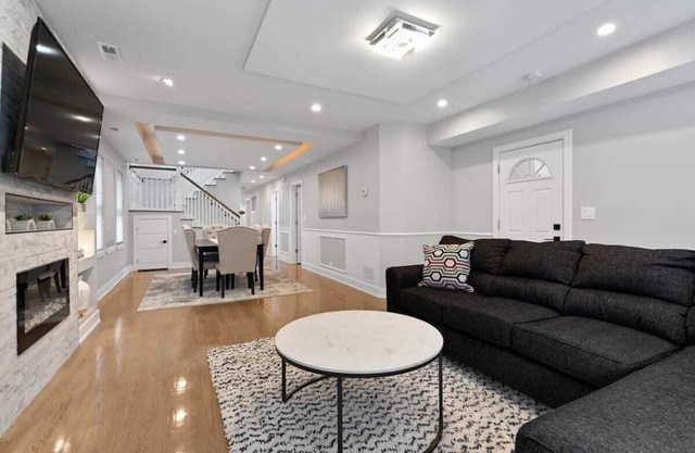 Gorgeous 7BD Home