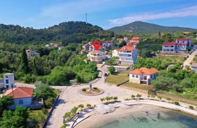 Gorgeous apartment in Lukoran with house sea view