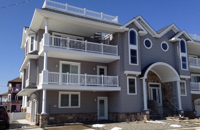 Gorgeous Beach Views from Beautiful Beach Block TH w/Elevator