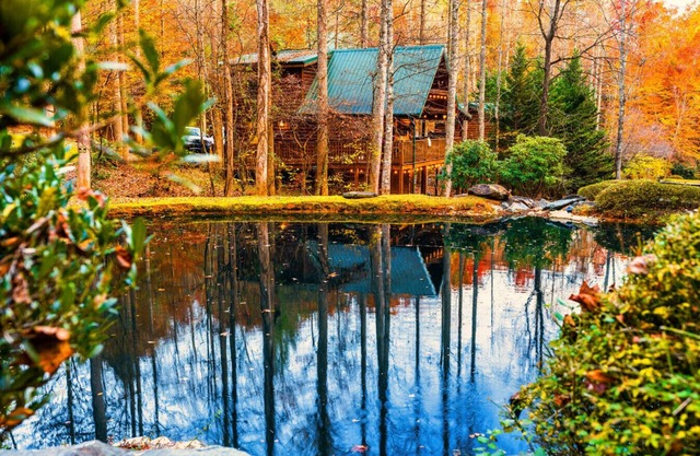 Gorgeous Cabin 3mi to parkway. Hot tub*arcade*foos