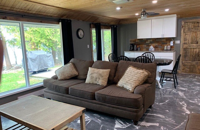 Gorgeous Fowlie Retreat - Lake Huron Waterfront - private beach-stunning sunset