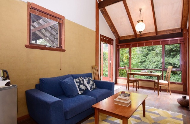 Gorgeous Mudbrick Cottage with simply outstanding views