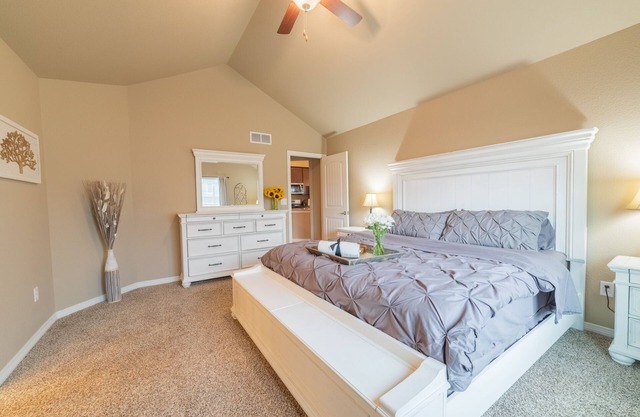 Gorgeous New Home - Theatre, Ping-Pong, & Stunning Mountain Views