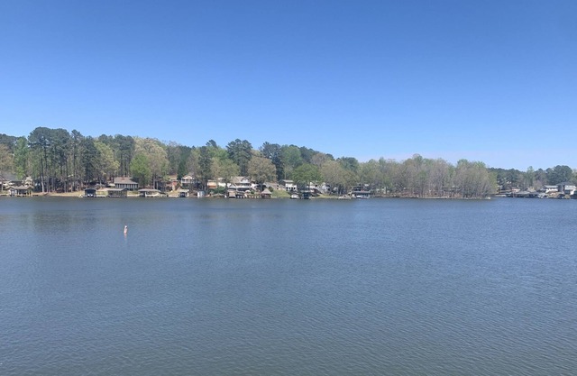 Gorgeous newly remodeled lakehouse on beautiful, tranquil, and fun Lake Tillery.