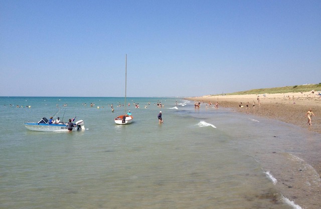 Gouville sur mer (50560) Apartment 65 m2 on the 1st floor of a detached house