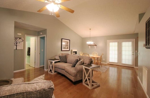 Grace Hill Get-away…Style & Comfort in 3/2 Home
