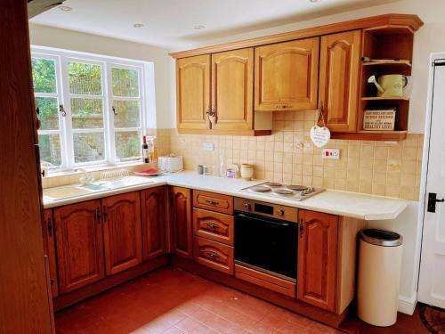 Grade II listed cottage Bridgnorth Pass The Keys