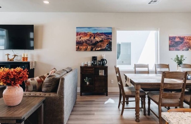 Grand Canyon-4bed,3bath,hot tub