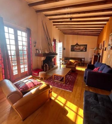 Grand Chalet pour 10 avec vue magnifique sur les pistes et les montagnes à 10mn à pied des pistes