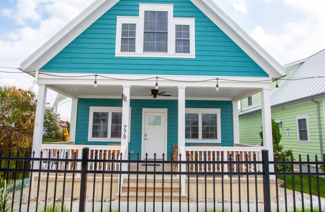 Grand Pelican - 3 Bed/1 Loft Lakeside Cottage!