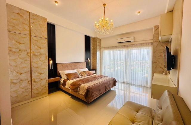 Grand Sri Lounge studio apartment at Ocean Breeze Hotel residence Negombo. n