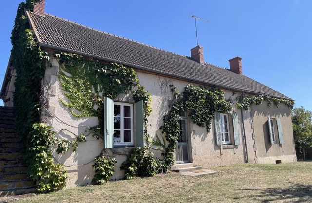 Grande Ferme avec Piscine Privative et Jardin, Proche Étang, Chappes - FR-1-489-90