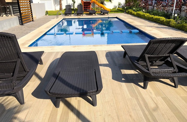 Grande Premium Cancun Home - Pool WiFi SmartTV Private Patio Hotel Zone Spacious
