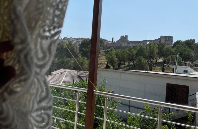 Grandfather Apartment just 100m from Berat Castle