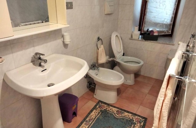 Grandma's House - Double Room with Private Bathroom