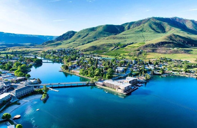 Grandview Lake Chelan- Waterfront View, Pool, Hot tub, Golf, 1 Min To Downtown