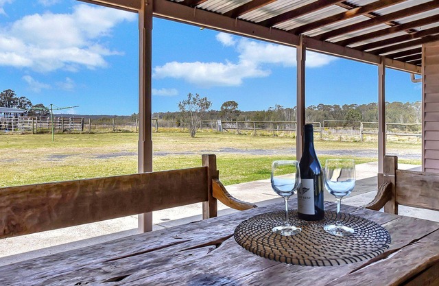 Grasmere Estate Homestead - hear the Lions roar from nearby Hunter Valley Zoo
