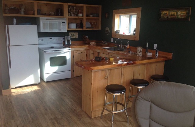 Grasse River Waterfront Cottage minutes to Waddington