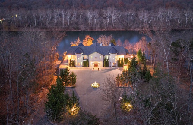 Graycliff Hall: Riverfront Estate w/Heli Pad, Private Chef, Hot Tub