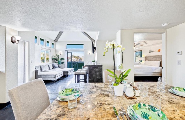 Great Balboa Penninsula Home II