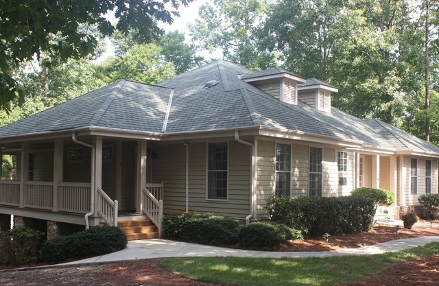 Great For Corporate/Executive/Family Retreats; 8 Mins To UNC, Dining/Shops